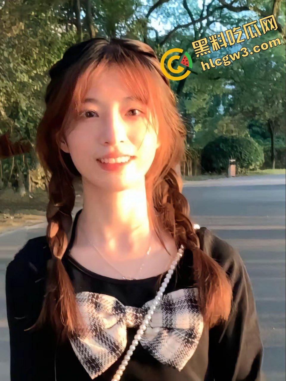 抖音清纯青春少女反差骚货『蔺延欢』白皙酮体超诱人 私拍粉穴不慎泄密 !独家曝光!-8