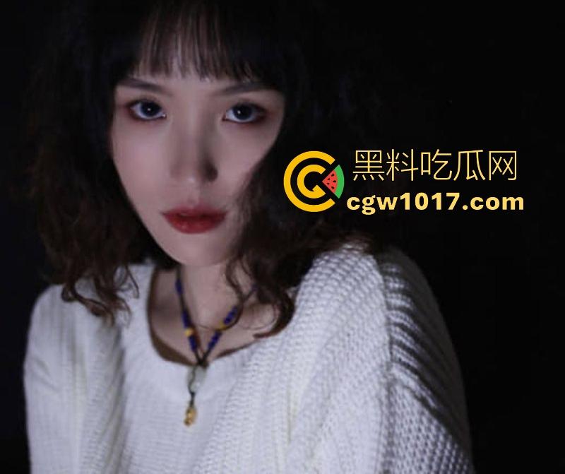 杭州师范大学【李沐英】性爱视频流出,高颜值女神被男友无套爆操,女上骑乘后入猛干淫叫连连!-1