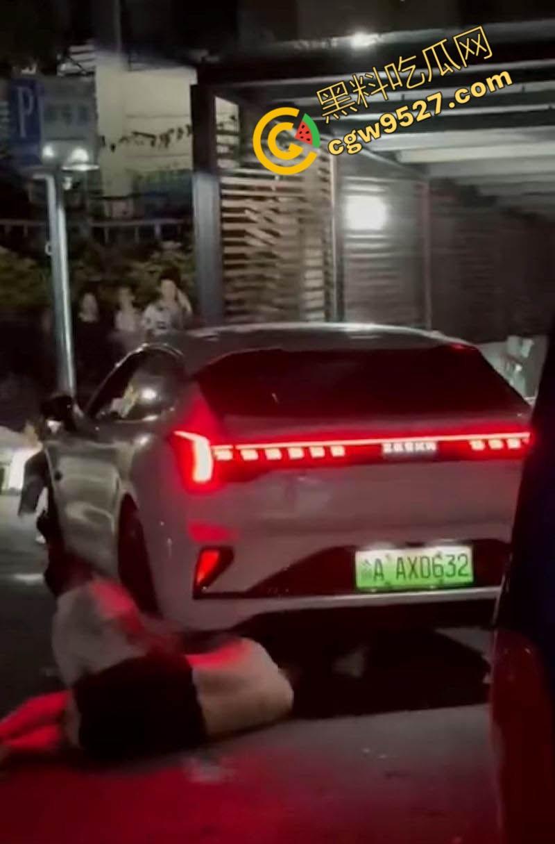 愤怒驾驶酿惨剧！重庆车主暴躁碾压群众，1死4伤！现场惨不忍睹，众怒难平！-11