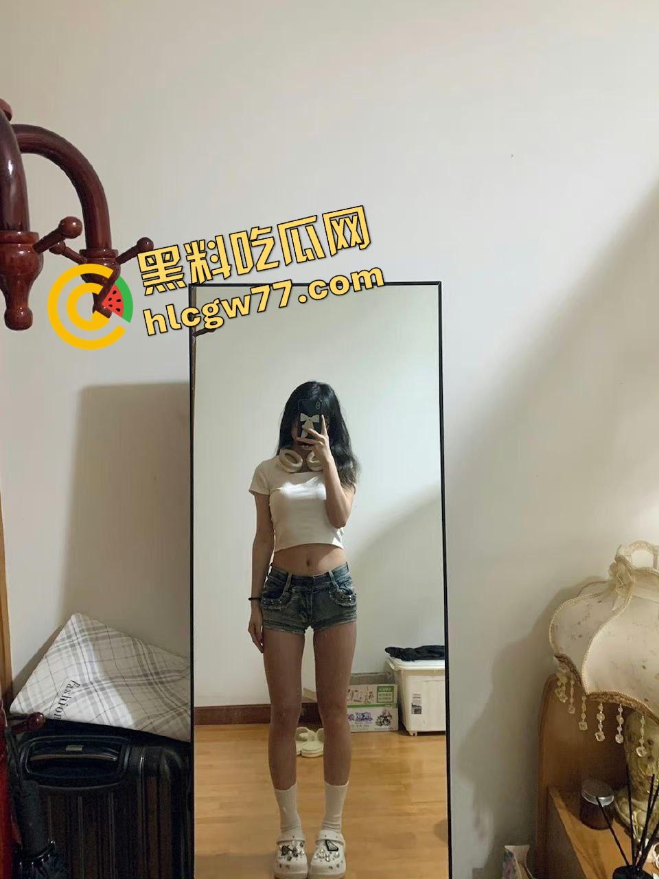 南陵学院白皮学妹『林楚楚』欲望强到自己求调教,高潮翻白眼吐舌头,被无套内射还喊喂尿打屁股!-3