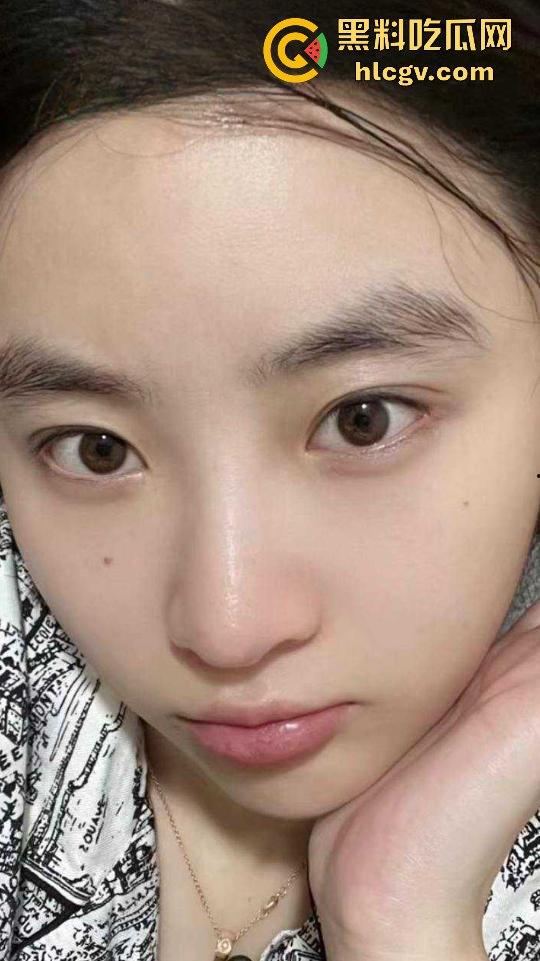 赣州师范科技学院【杨佳静】翻车！校内反差婊堪比再世潘金莲，一双玉臂千人枕，半点朱唇万人尝！-10