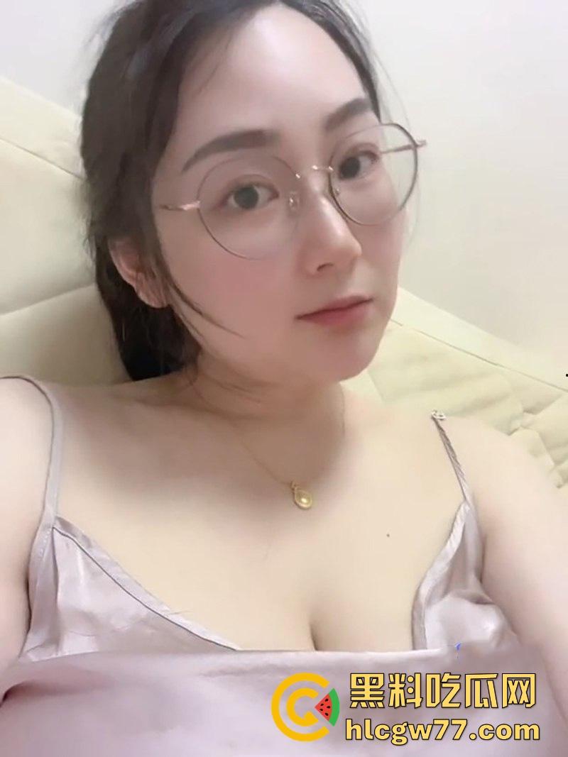 江苏太仓反差母狗 张晓雅 极品身材性感少妇 背着老公网上撩骚 和金主大哥约啪视频流出-6