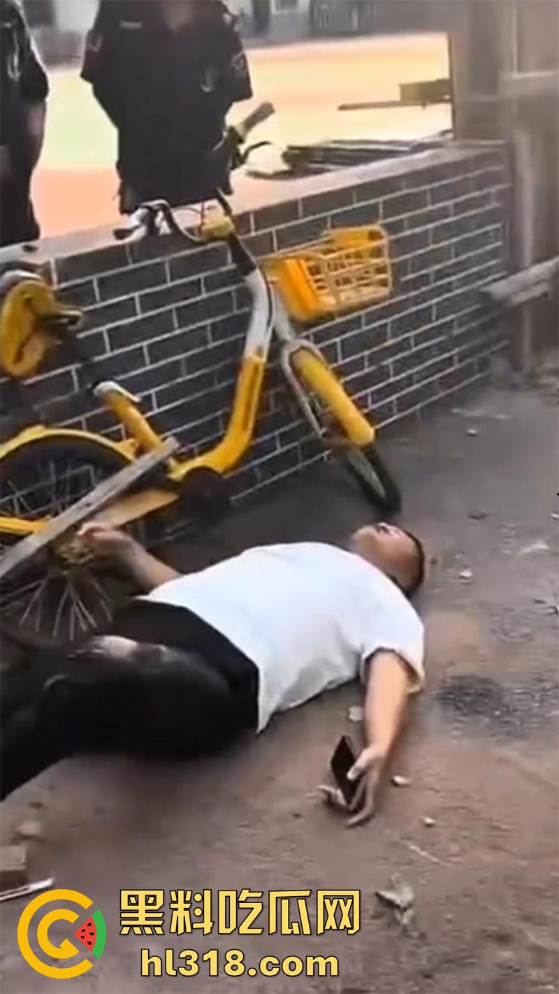 还敢装逼00后直接整治你,沈阳00后开车遭39岁男子辱骂,气不过直接开车撞,目前已被刑拘!-5