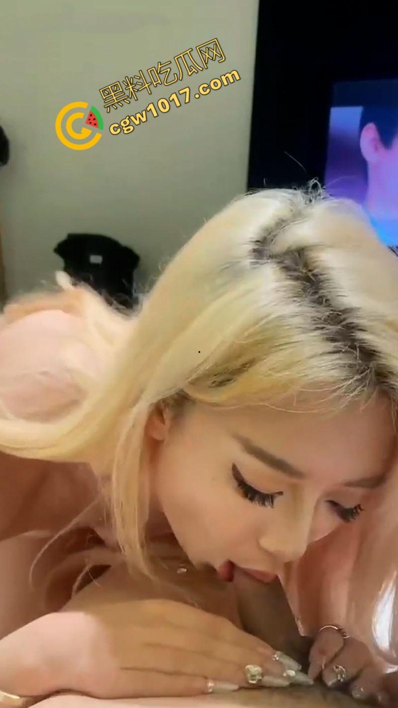 上海冷艳名媛夜夜被金主调教爽翻天：玲珑贵妇化身骚媚母狗，深喉肉搏，丰臀高撅，花心狂撞，欲仙欲死，极品尤物任君采撷！-5