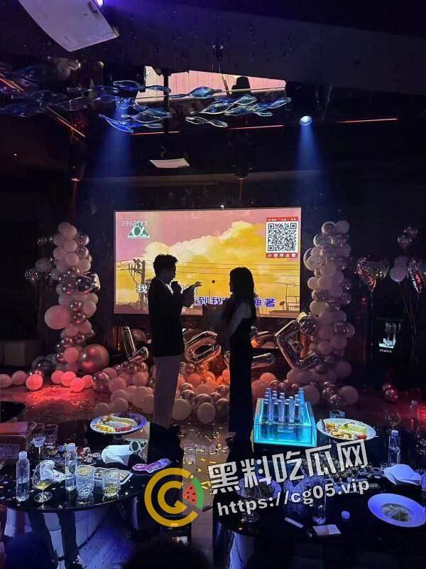 浙江温州女同男同形婚！白天结完婚晚上男gay就去网上找1 女同去找拉拉表白-7