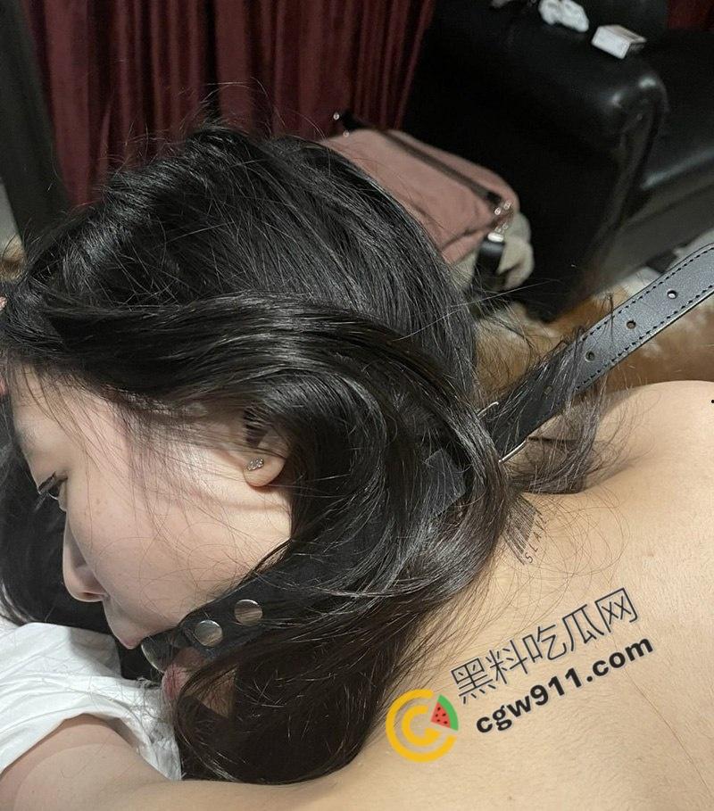 江苏20岁大学生【杨子含】约炮视频曝光!高挑身材,jk制服,口爆吞精,捆绑调教,无套颜射,香艳刺激-5