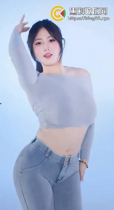 B站舞蹈博主【幸运lucky1227】 极品颜值巨乳尤物大尺度情趣写真流出 搔首弄姿尽显诱惑-2