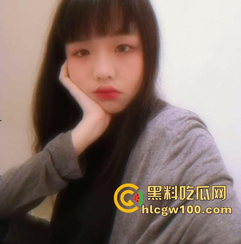 瓜友投稿!厦门大学反差眼镜婊【林晓雨】自拍性爱外流!表面是一个乖乖女私下玩的很大的反差婊!-1