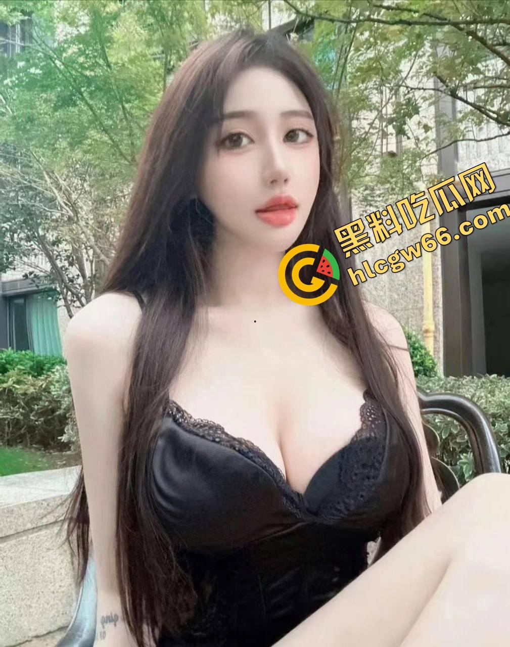 她的逼不是洞，是吞噬的深渊，河北『亦伊』肉穴不挑器具、全都能吞可乐瓶、旺仔牛奶通通吸进去！-2