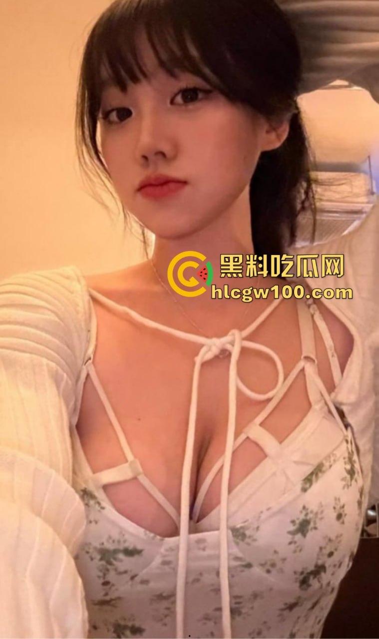 广州巨乳嫩妹【罗雪菲】自拍炸裂流出，00后极品白嫩大奶粉穴流出，颜值和身材双杀，看一眼鸡巴就硬到受不了！-9