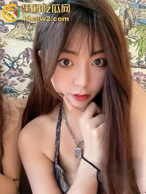 中职校巨乳老师『孟可心』酒店约炮，肉乎乎的身材抱起来狂操！微胖身材就是YYDS，操到停不下来！-1