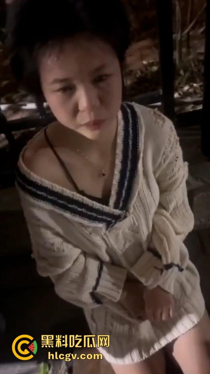 重庆体育生【陈子逸】女友遭多名同学逼下跪扇耳光 恶劣霸凌视频曝光 真是一群畜生-8