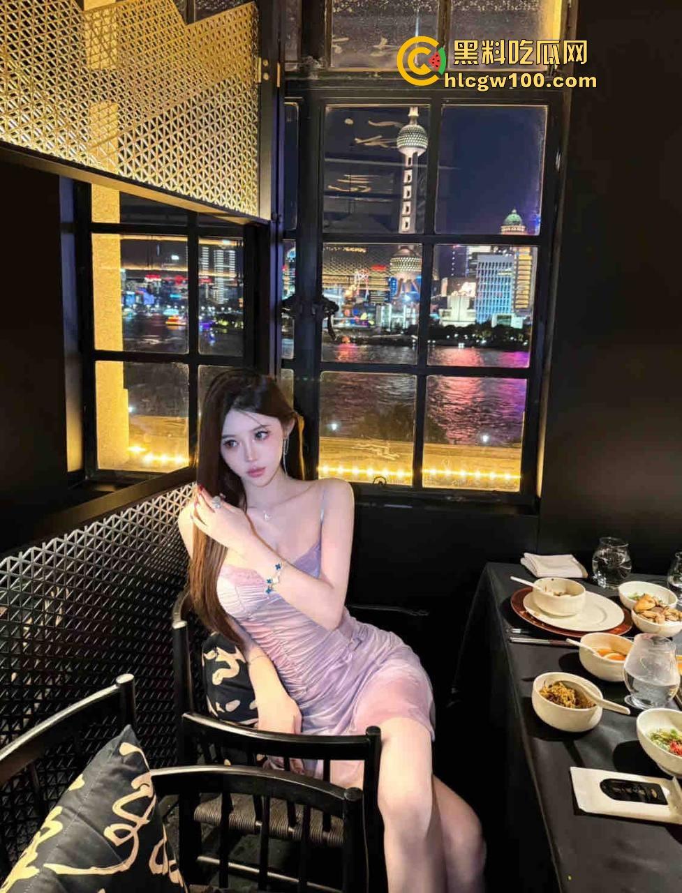 杭州富二代带嫩模KTV卫生间开炮，朋友全程录视频包厢不K歌只艹逼，有钱人的快乐就是这么简单而又朴实无华！-2