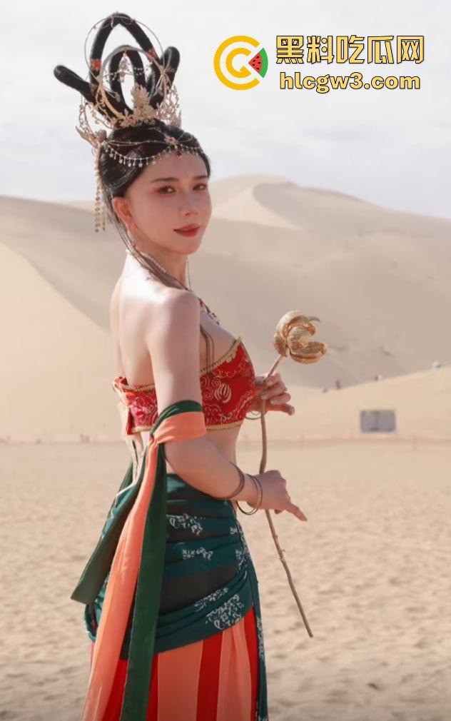 抖音快手400万粉丝网红【龚玥菲】私密裸聊视频外泄！这个骚逼捞金不择手段，露逼挑逗金主花样多-13