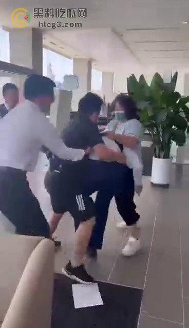 凯迪拉克销售员疯狂车震客户14岁女儿,客户夫妻暴力报复销售引发4S店风波!-2