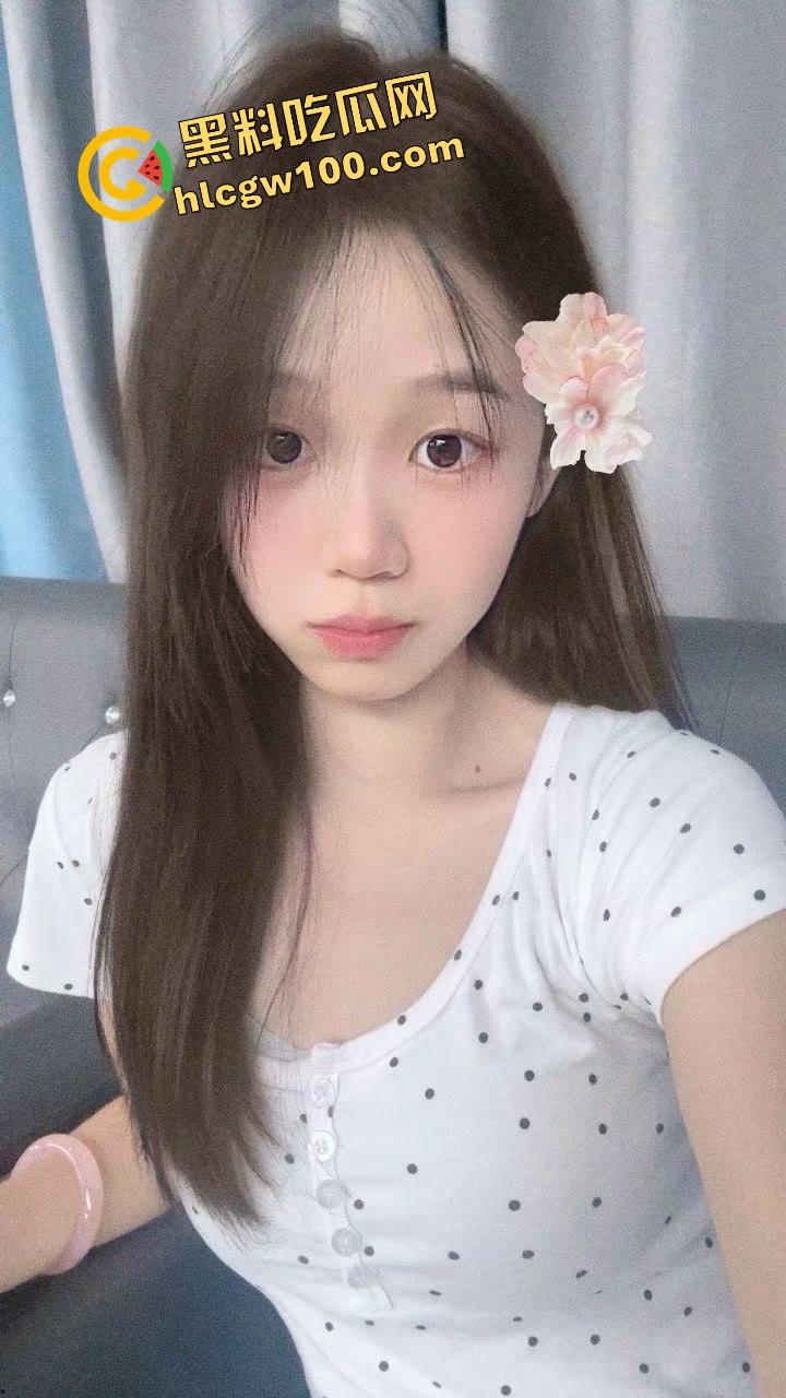 广西职业师范细腰蜜臀反差婊【陈欣欣】粉穴黑森林榨精炮架，白臀情趣后入塞满紧逼！独家曝光流出！-1