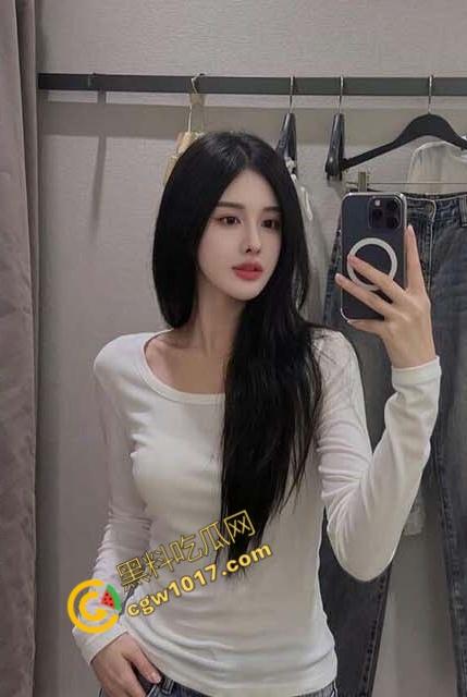 乱伦大神与小姨子的秘密：趁小姨子剃逼毛时闯入，粉嫩小穴被扣舔爆操，爽到要求内射骚穴！-3