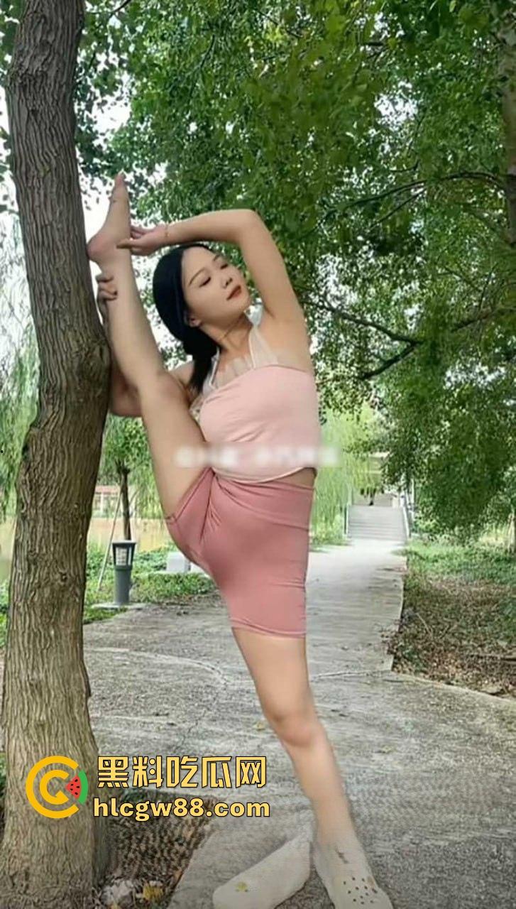 抖音御姐私教【小巧玲珑】688定制开撩,瑜伽嫩妹身段勾魂,汗水淫水流成河健身变操逼!-9