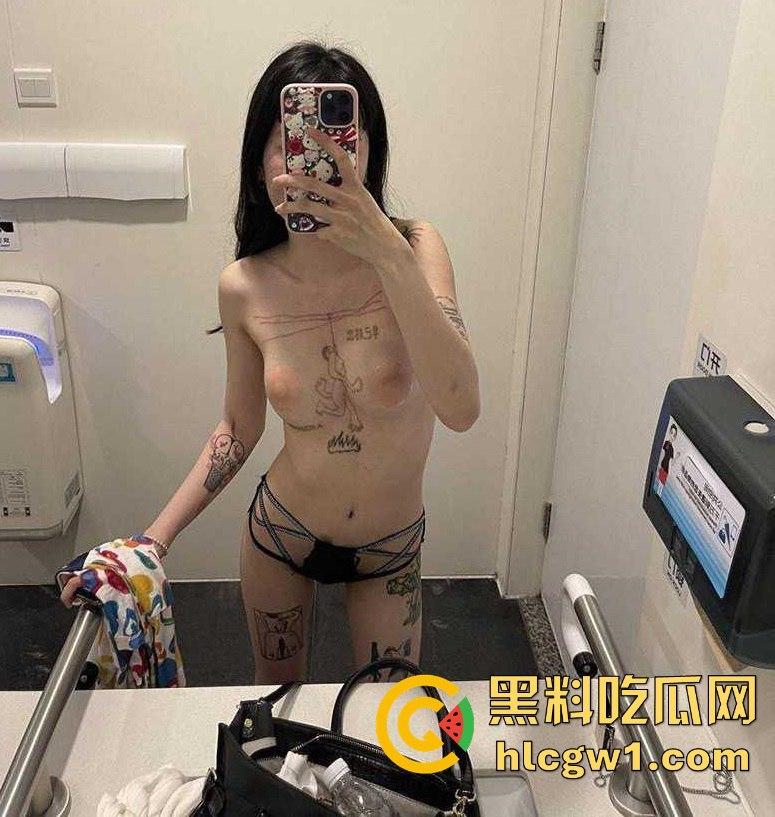 上海师范大学舞蹈生【徐雪柔】私拍流出!全身纹身反差御姐,地铁大胆露出火辣至极!-15