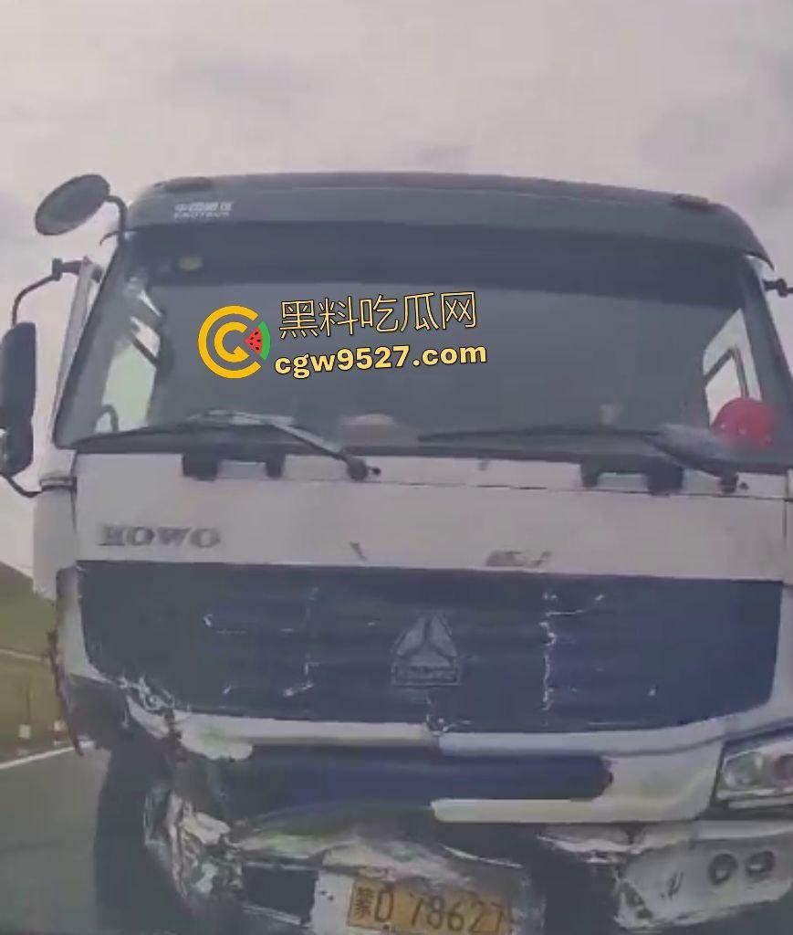 内蒙古赤峰水泥罐车失控狂撞!小米YU7成救命神器,车毁人安车主倒车神速变藤原拓海!-2