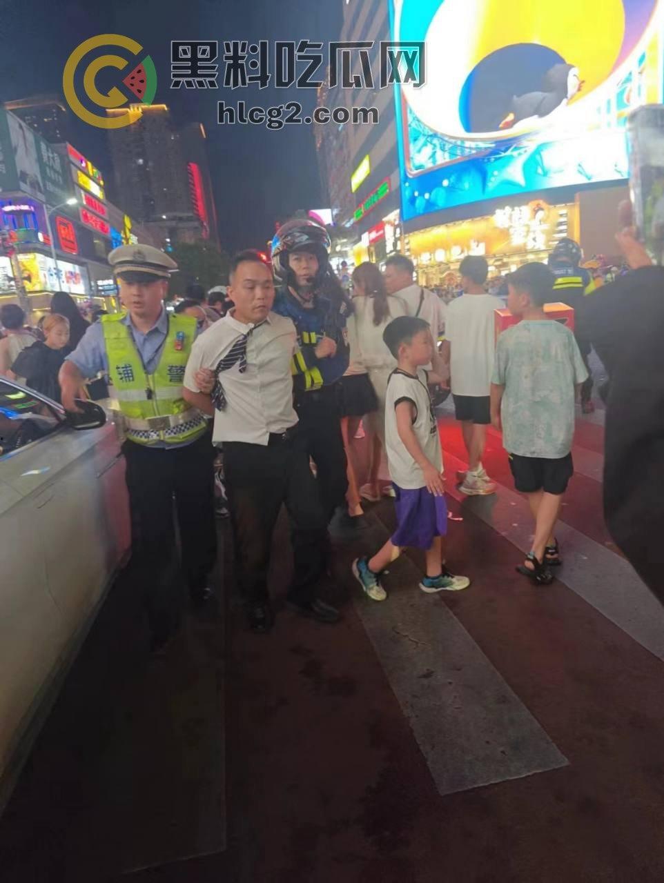 长沙五一广场惨剧真相大揭秘，网约车司机清理后座失控撞伤8人——酒驾毒驾排除，网约车司机到底干了什么-7