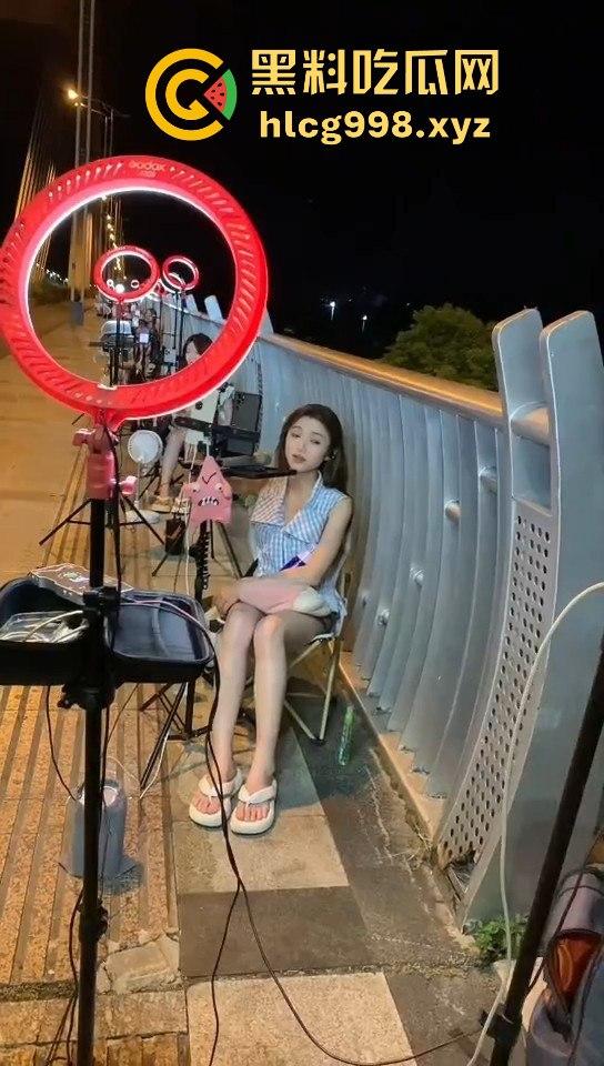 山西网红一条街！南州大桥下全是网红乞丐，美女挤满400多人，乞讨都成产业了！-12