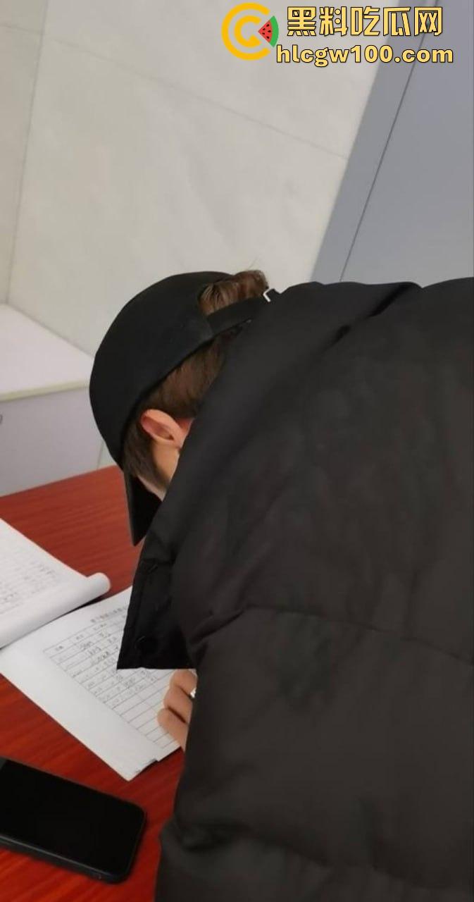 解放西顶级渣男【王璨】恋爱期间多人运动，还撬女友闺蜜强奸打炮，堪称渣男界天花板！-4