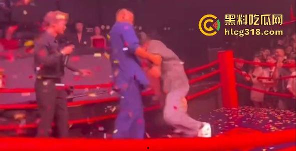 马保国酒吧商演假戏真做险被揍出鼻血！幸好主持人救场，不然闪电五连鞭要失传了！-8