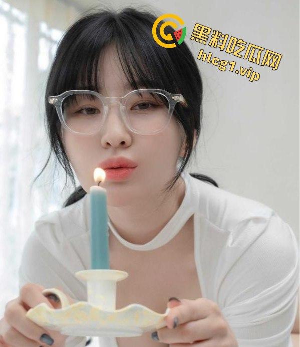 韩国巨乳模特『 Hyeon』楼梯口交视频流出!高冷美颜配极品身材!瘦高奶大性感尤物搔首弄姿尽显风情!-2