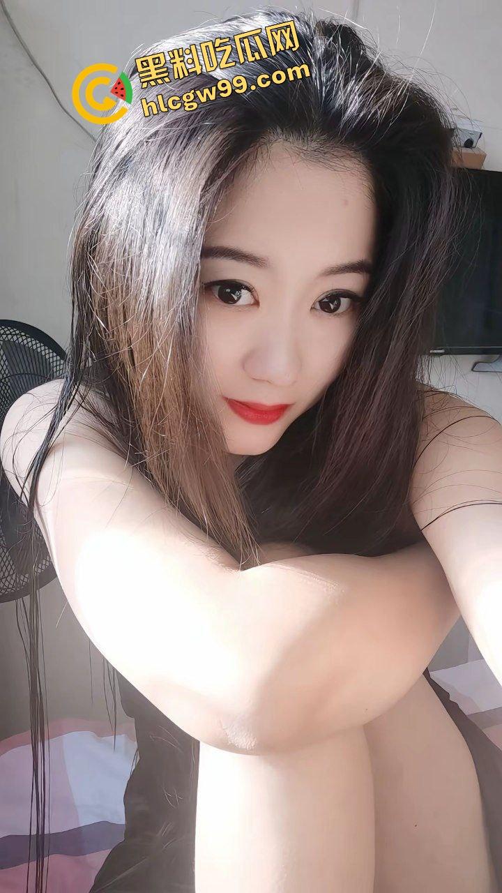 海南美容美发店老板娘【谢丽娟】晚上要关店了邀请大哥店内打炮，淫荡站立后入白皙美臀玉腿！惨遭曝光独家流出！-2