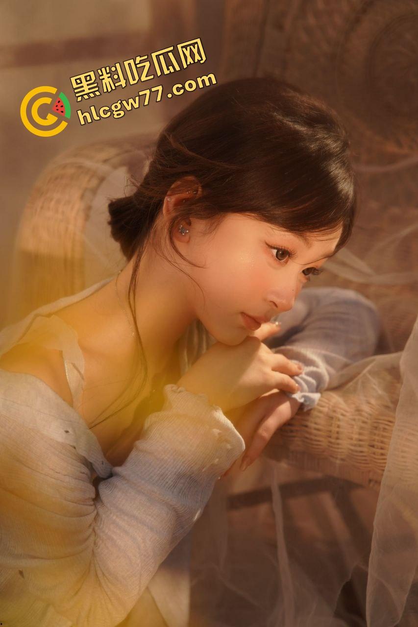 清纯校花秒变极品双马尾调教机，萝莉妹子『杨雪』为了钱主动舔脚求调教，被爆操后入浪叫到破音都不喊停！-3