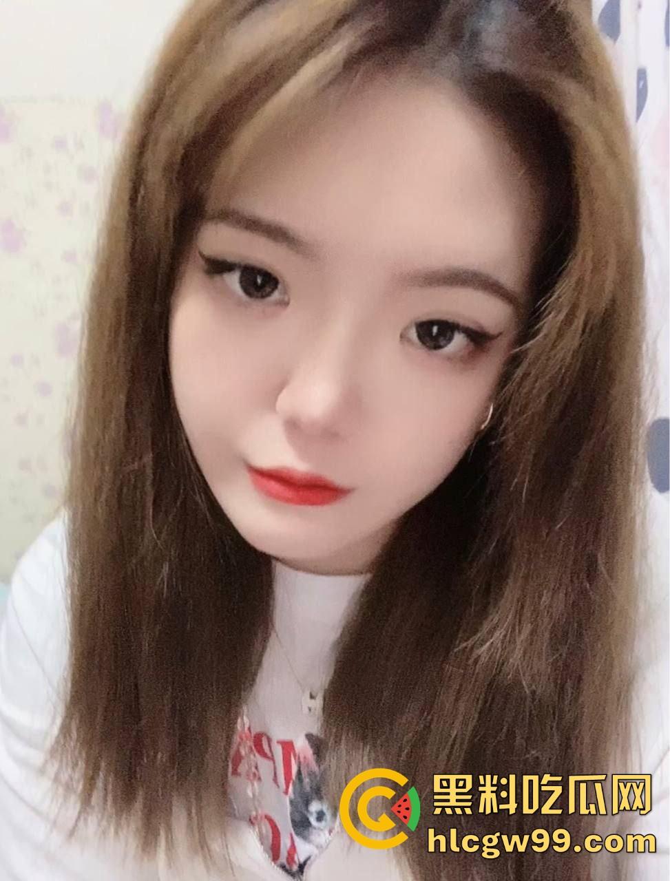 过年约炮杭州女大【孙倩倩】高冷皮囊下藏着欠操样，长毛衣底下啥都没穿，粉嫩骚逼湿成狗，跪着求肏被捅穿！-2