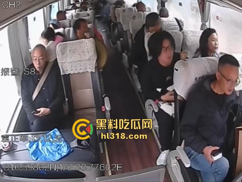 天降横祸!明天跟意外都不知道哪个先来,在车里坐的好好的突然大石砸下来,当场死亡,太惨了!-7