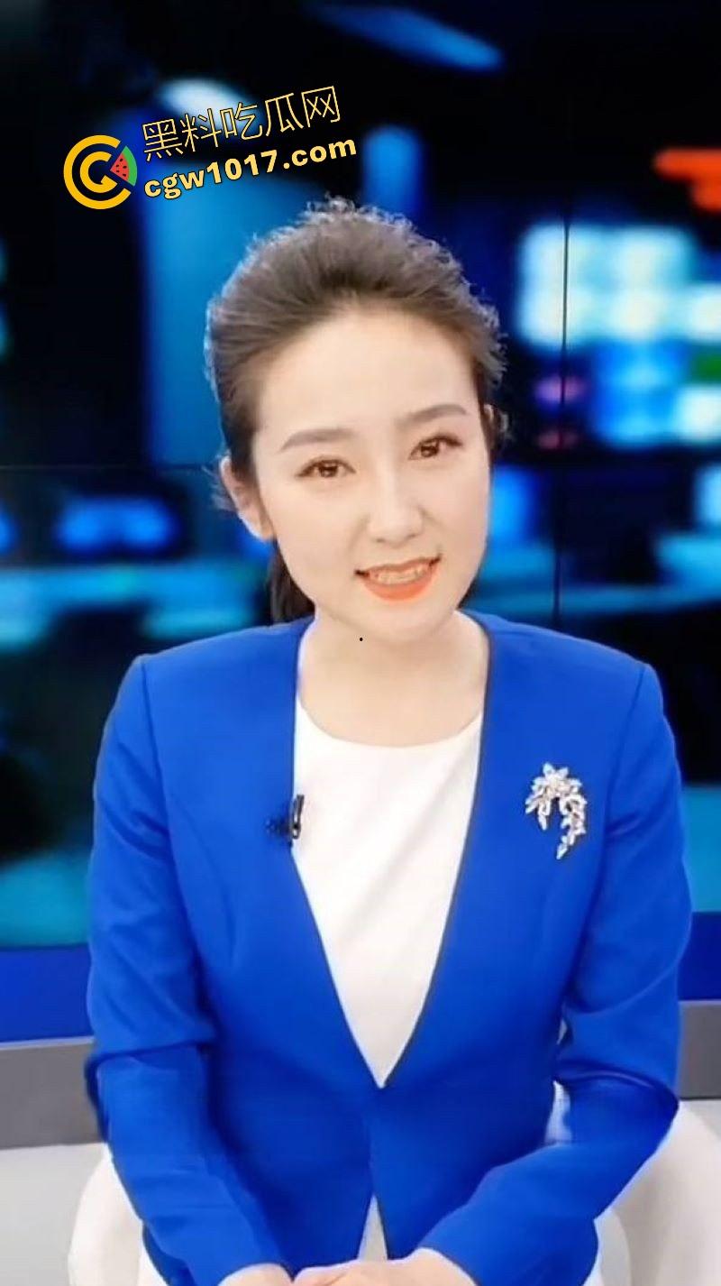 抖音热搜!湖南卫视主持人【陈慧】不雅私拍被爆,镜头端庄主持人,床上M开腿求操,全程露脸真看不出来啊!-6