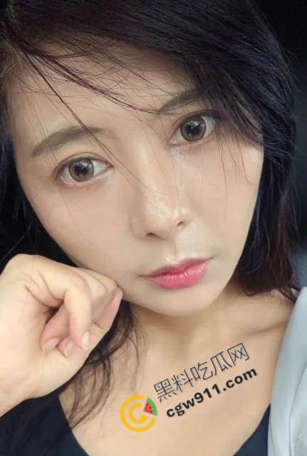 海角大神趁父亲工地加班，猛虐D杯巨乳母亲，肥臀淫水横流，呻吟失控至，爆操骚穴失禁-1