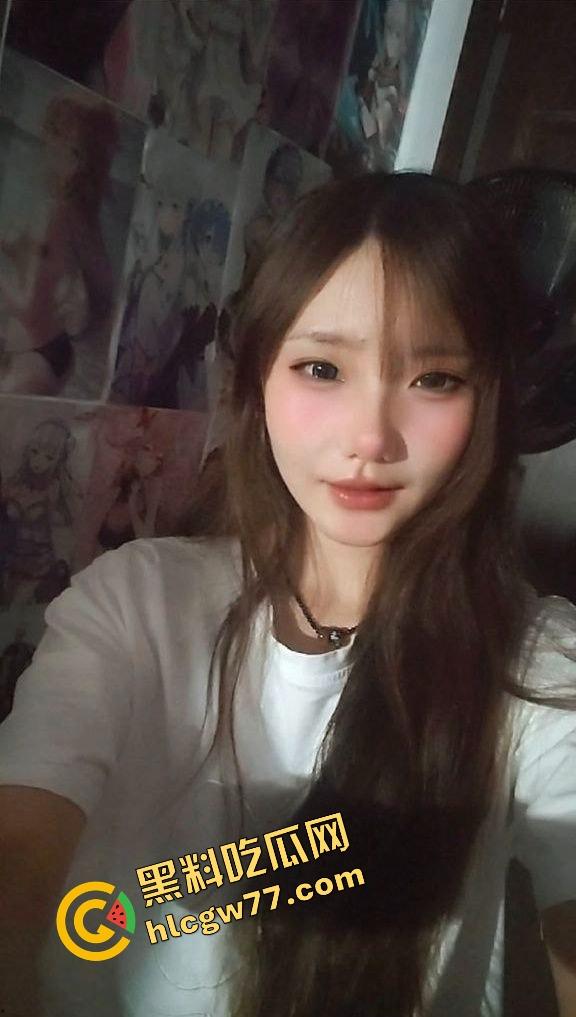 湖北咸宁女大学生『孙甜甜』网恋男友曝光自慰全裸照,投怀送抱给有钱小哥,粉嫩骚穴成免费送货服务!-4