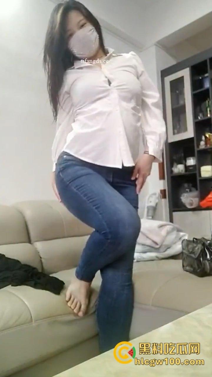 快手10万粉丝小网红【爱吃小葡萄】高颜值女神身材性感大尺度自慰 商场试衣间狂野露出 彻底放飞自我!-12