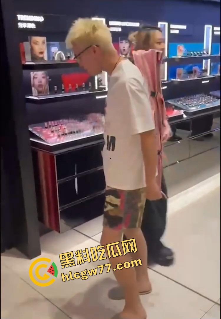 抖音精神小伙『周子磊』人设爆炸，舔粉网红转身自拍猛干6连发，评论区全是要资源的哥们！-14