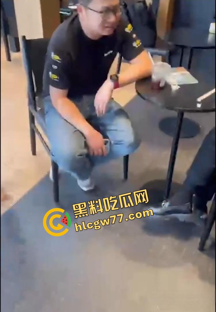 抖音精神小伙『周子磊』人设爆炸，舔粉网红转身自拍猛干6连发，评论区全是要资源的哥们！-15