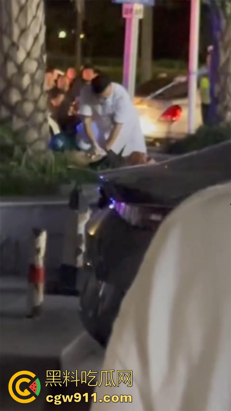 果然色字头上一把刀啊， 防城港市骚逼玩大了，偷情被老公发现，直接提刀砍杀情夫，这回做鬼也风流了！-7