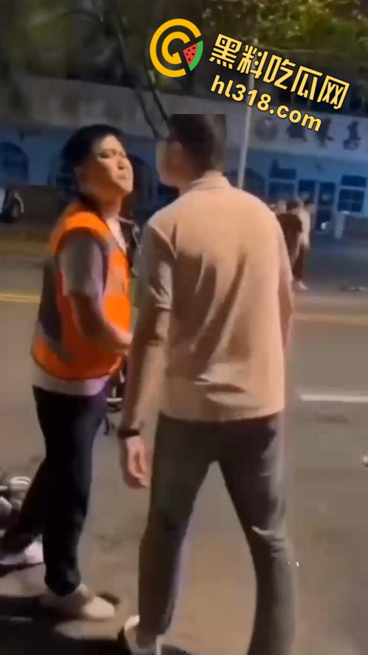 君子动口不动手，达州代驾口水战，用矿泉水喷对面一脸，伤害不高侮辱性极强，代驾小哥技高一筹啊！-3