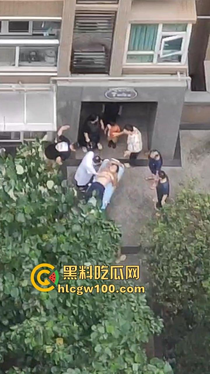 变态的妈 无能的爸 破碎的孩子 全家一起挂！上海闵行一家三口被逼跳楼 只因孩子没考100分？-11