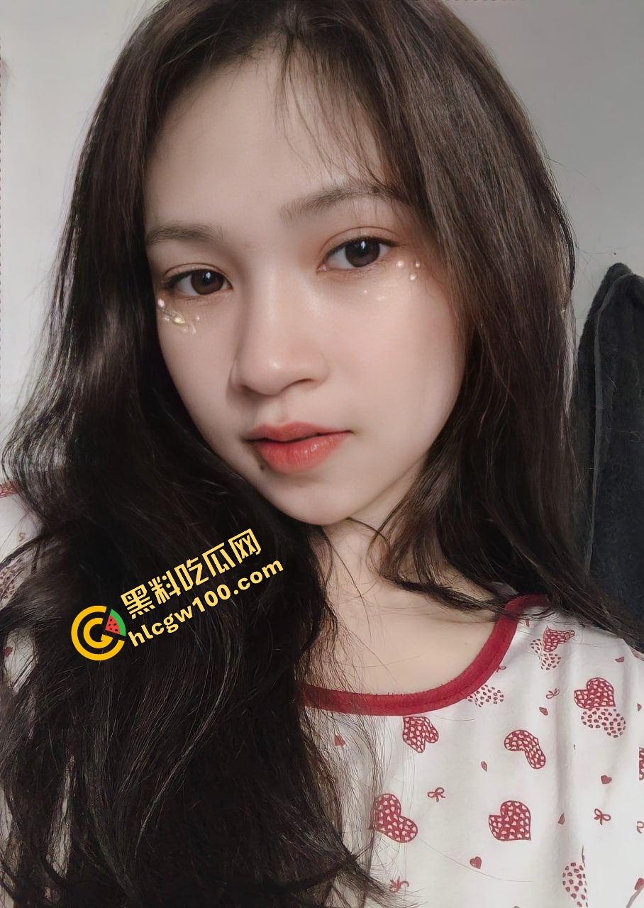 新加坡极品大雷反差婊留学生【匡玉冰】与洋屌男友浴缸激情做爱,浴缸淫荡激情后入猛怼!-1