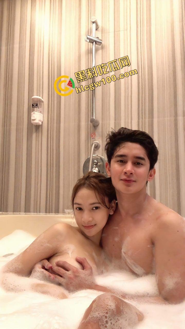 新加坡极品大雷反差婊留学生【匡玉冰】与洋屌男友浴缸激情做爱,浴缸淫荡激情后入猛怼!-3