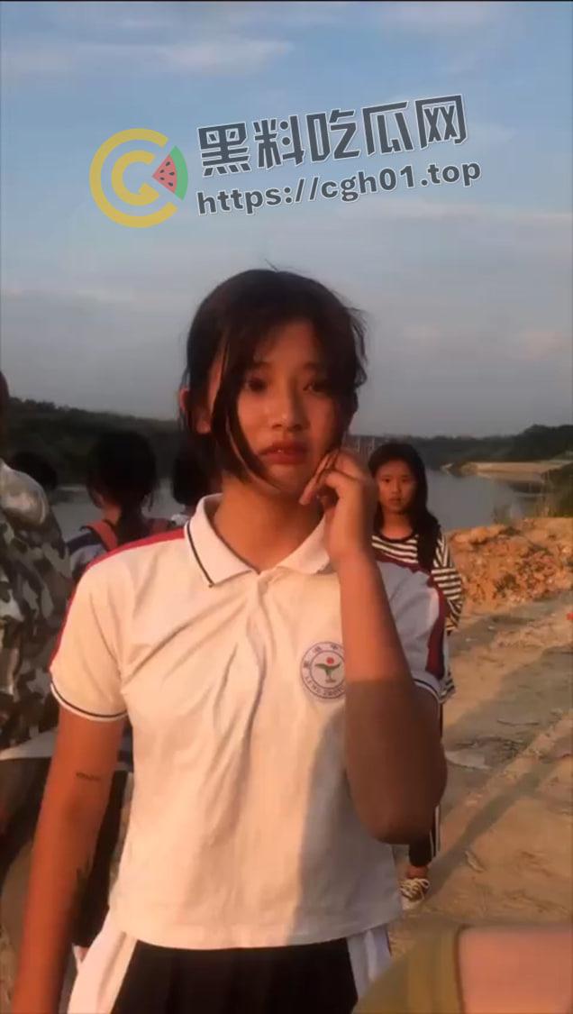 霸凌合集！楚楚动人的清纯小美女被打哭 飞踢 啤酒灌逼 颜值最高的一集 （十五）-1