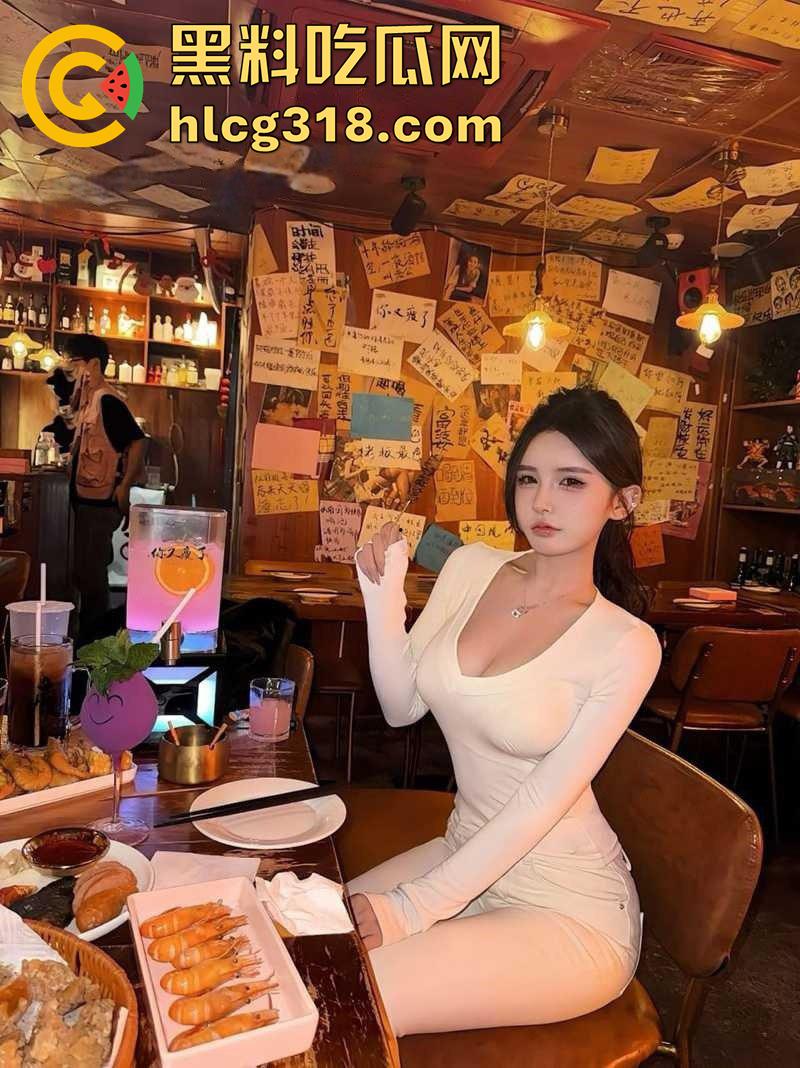 青岛巨乳嫩模【刘丹】香港陪睡大哥三天赚25万，反手拿着介绍费跑路，被经纪人曝光下海视频！-6