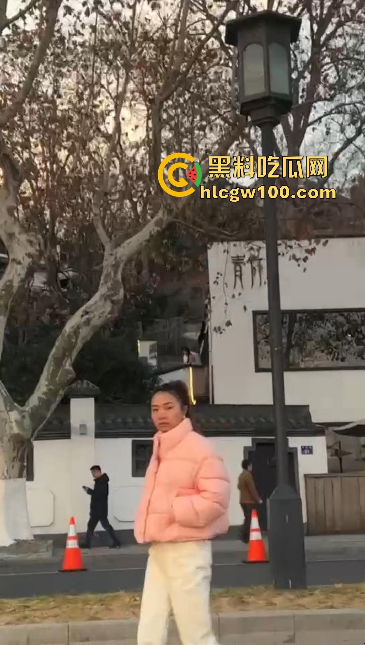 杭州西湖春宫现场直播，断桥残雪变断桥淫雪，光天化日肏大逼现世，这DO法也太野了吧！-2