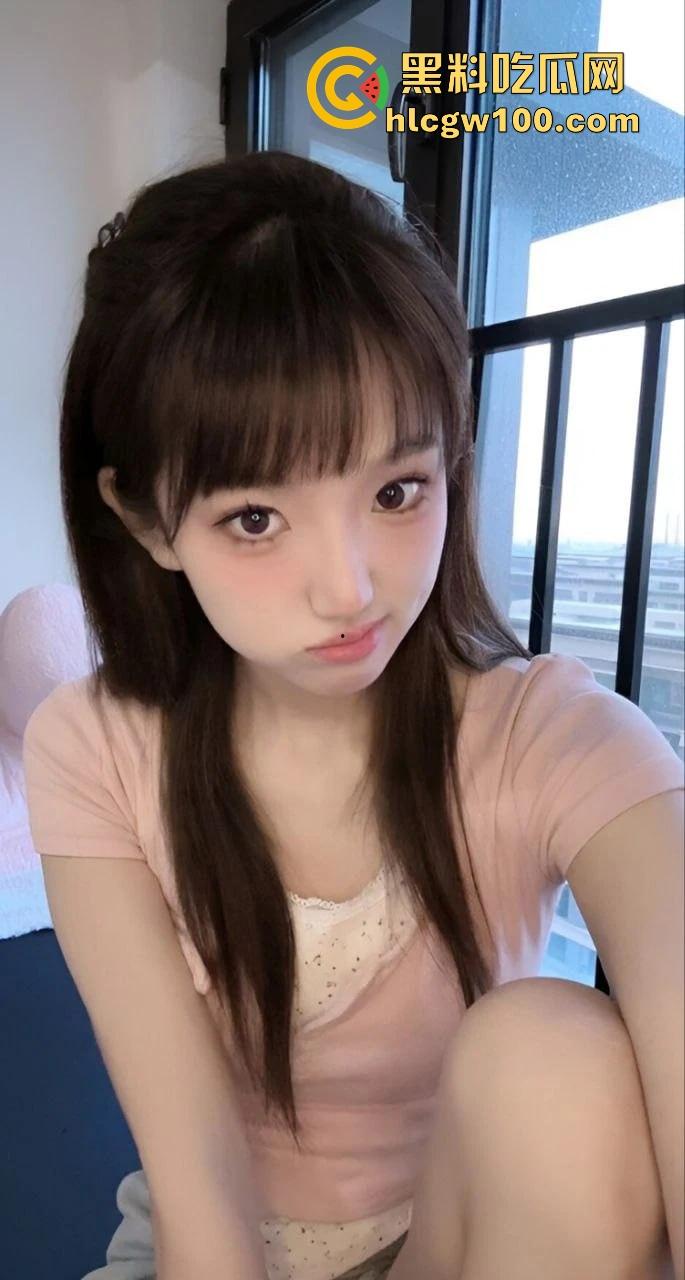 长沙女大学生【刘子玥】在线裸聊骚操作拉满，隔着屏幕伸舌头要特仑苏，奶香味从镜头溢出来特仑苏麻烦结下款！-8