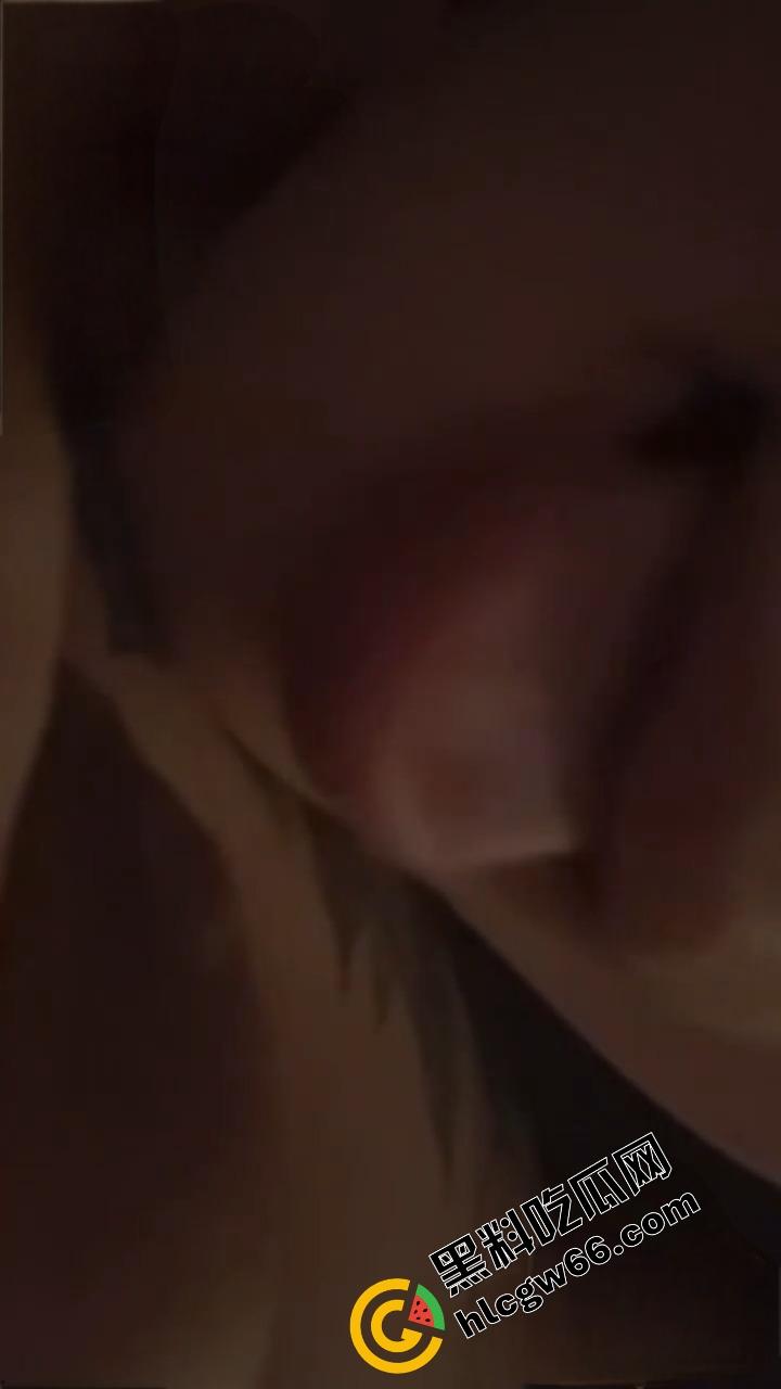 武汉王者女神【毛安琪】线下成鸡，王者上分换操一炮1500，小穴蹭几下就流水，果然游戏打得骚逼也松！-12