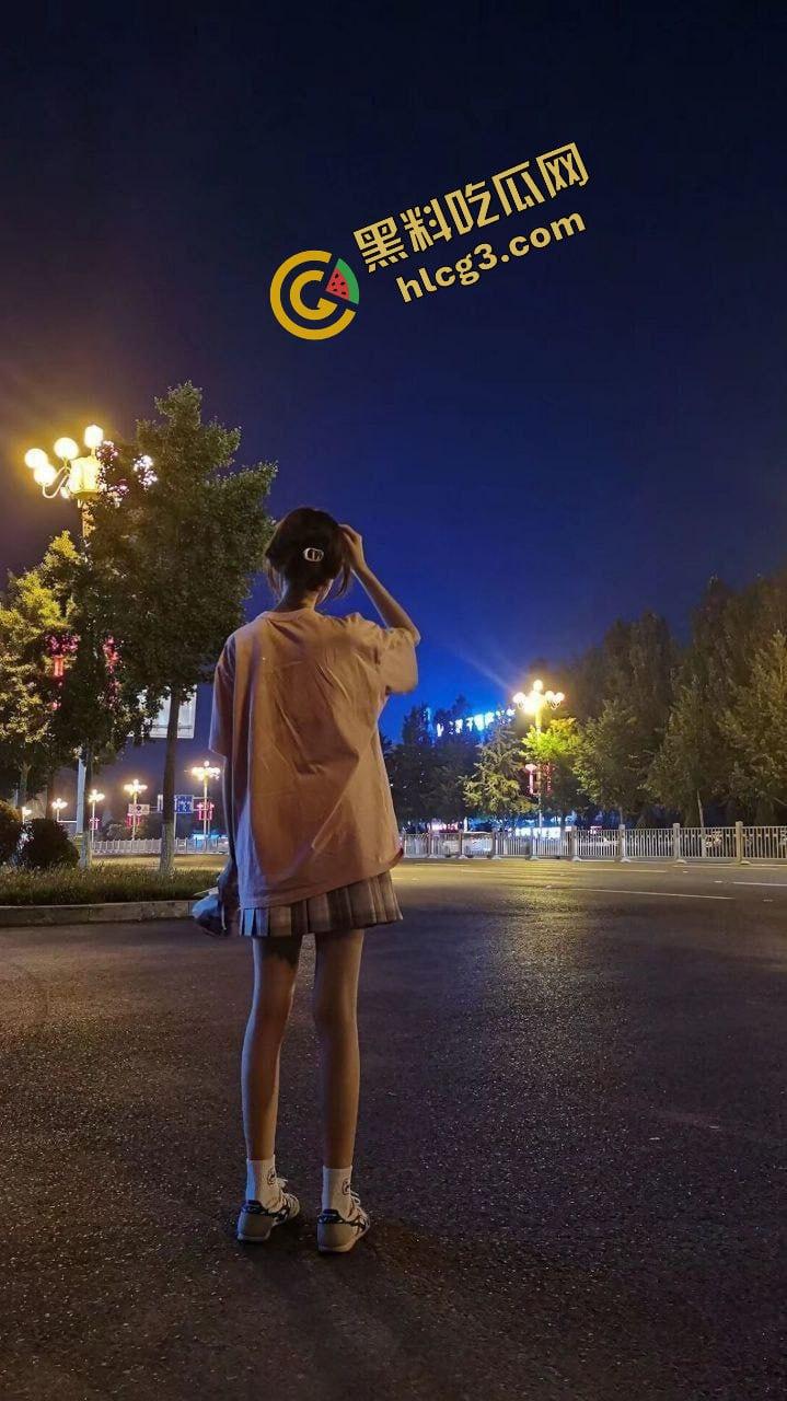 杭州医学院校园甜妹白嫩学生妹『沈谭』被多金大哥包养 带去家中抽插嫩逼 一个字 嫩！-3